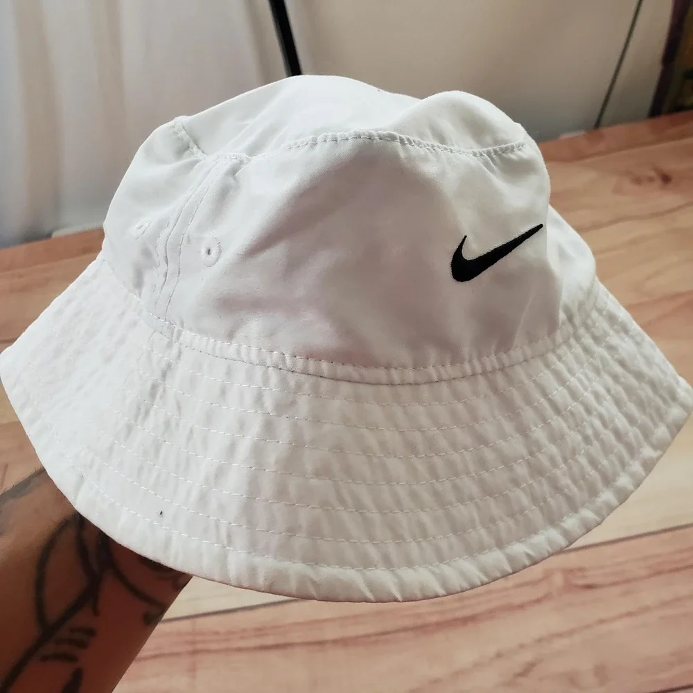 Nike Hat Bucket Fitted Youth Infant White Black Swoosh Chin Strap Sun Cap Summer - Picture 2 of 6